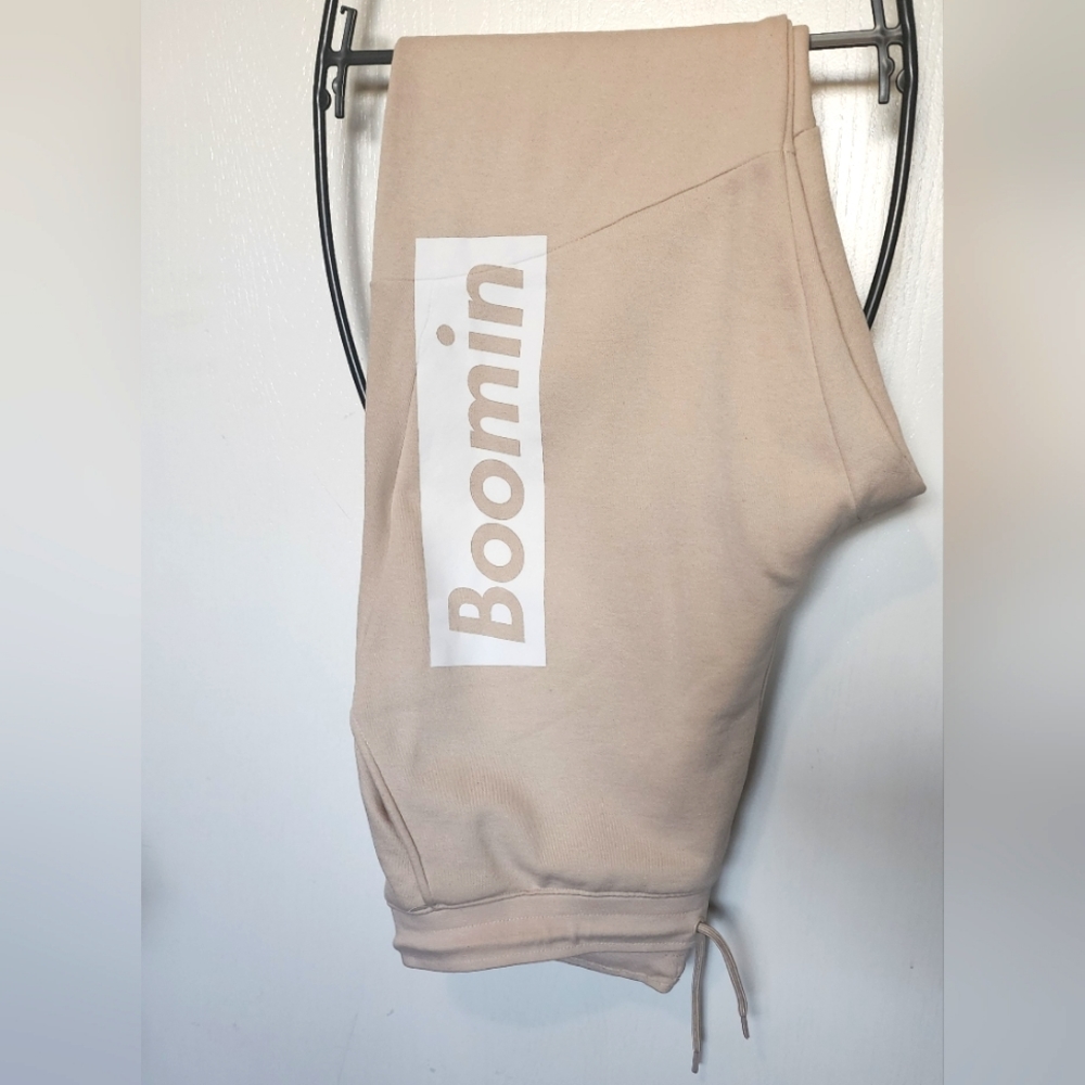 EUC mens sweats